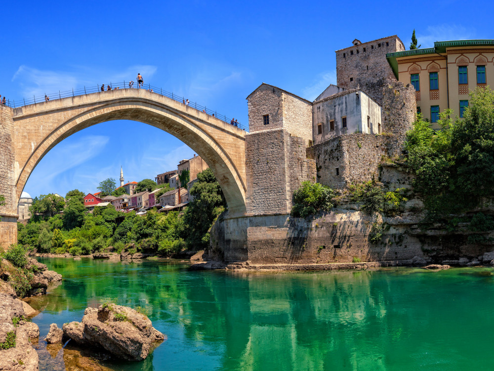 Mostar: Mesto mostov, nostalgije in modrega neba