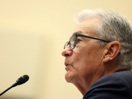 Jerome Powell potrdil, da tudi Fed ni daleč od nižanja obrestnih mer