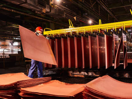 AI pretresa trg bakra – kovina ruši cenovne rekorde