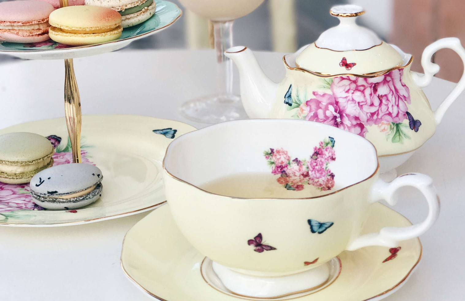 Se spet zaljubljamo v čaj?