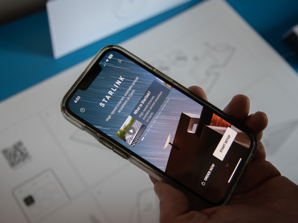 Starlink po novem na vašem mobilcu: Kaj to pomeni za lokalne operaterje?