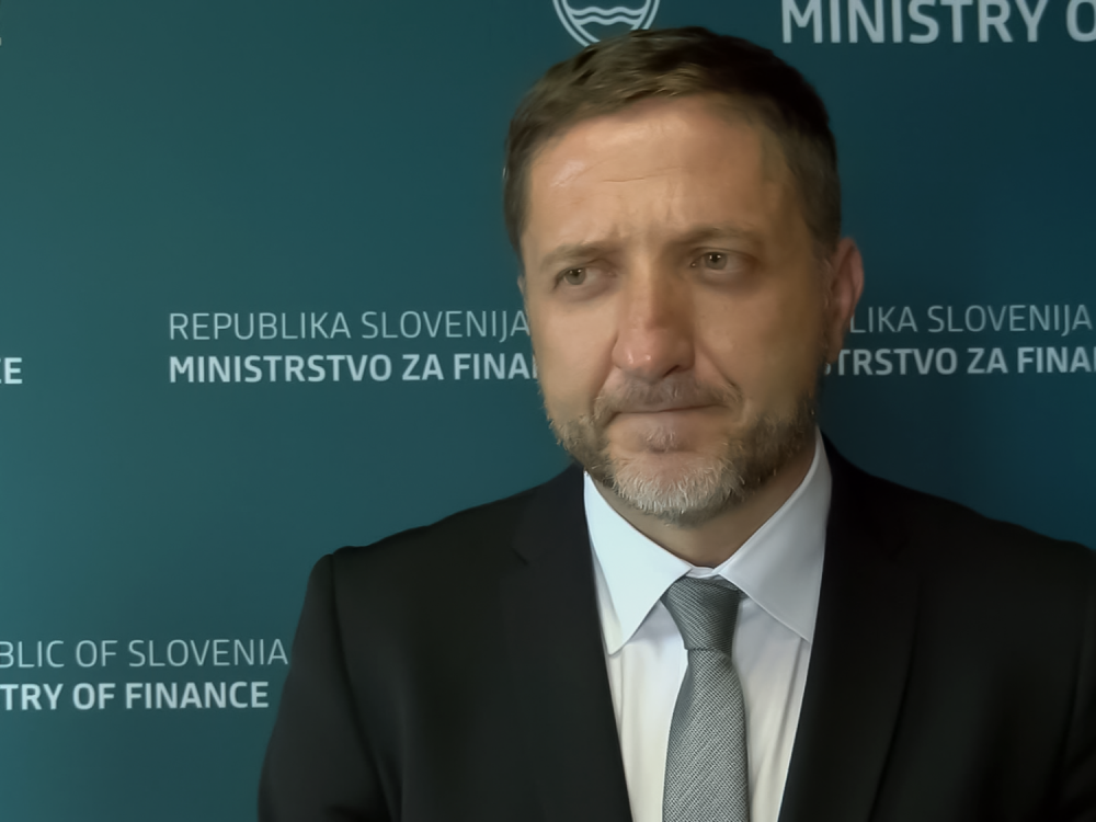 TOP 5 novic za začetek dneva: Boštjančičevo koketiranje z Le Pen