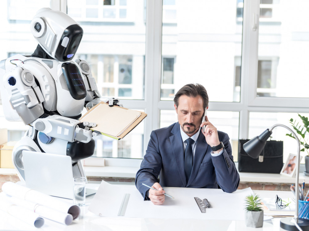 TOP 5 novic za začetek dneva: Kje bo pustošila umetna inteligenca?