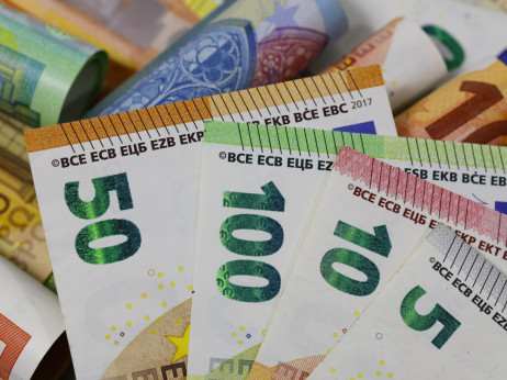 Banke svetujejo: koliko gotovine naj imam pri sebi v času krize