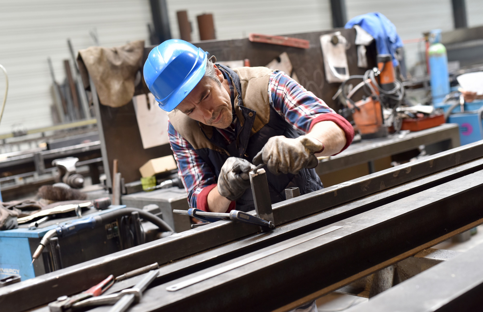 V marcu padec cen industrijskih izdelkov pri proizvajalcih v EU