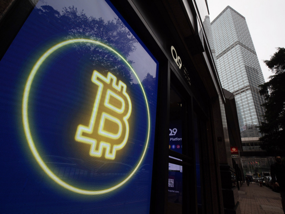 Preizkusili smo bitcoin strategijo – ali nosi več dobička?