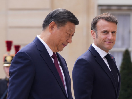 Xi v EU: Zakaj ga gostijo Macron, Vučiċ in Orban, Golob pa ne?