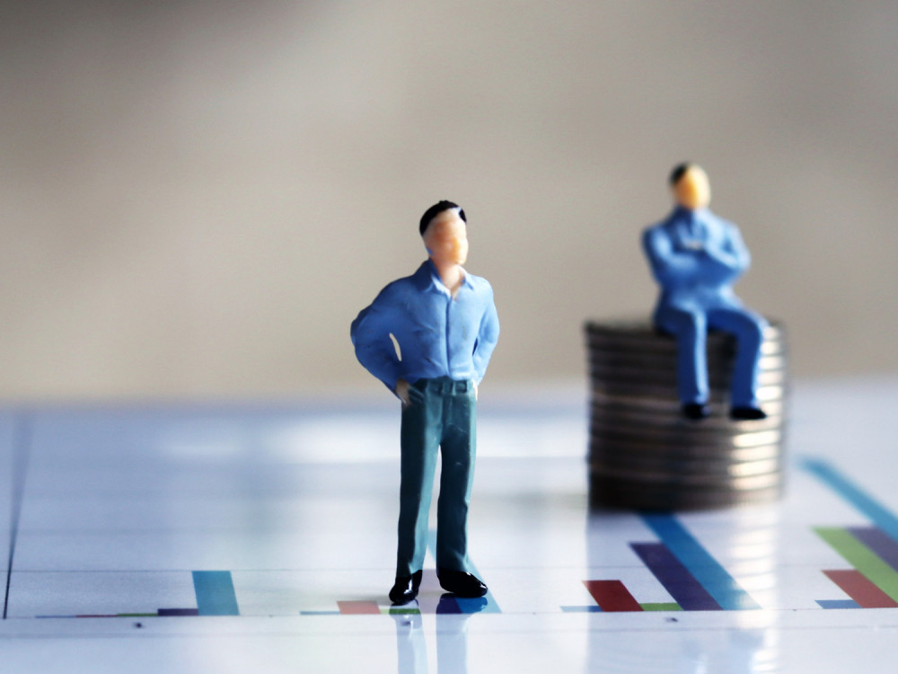 Zgodbe tedna: Denarni skladi, absentizem in varovanje kriptopremoženja