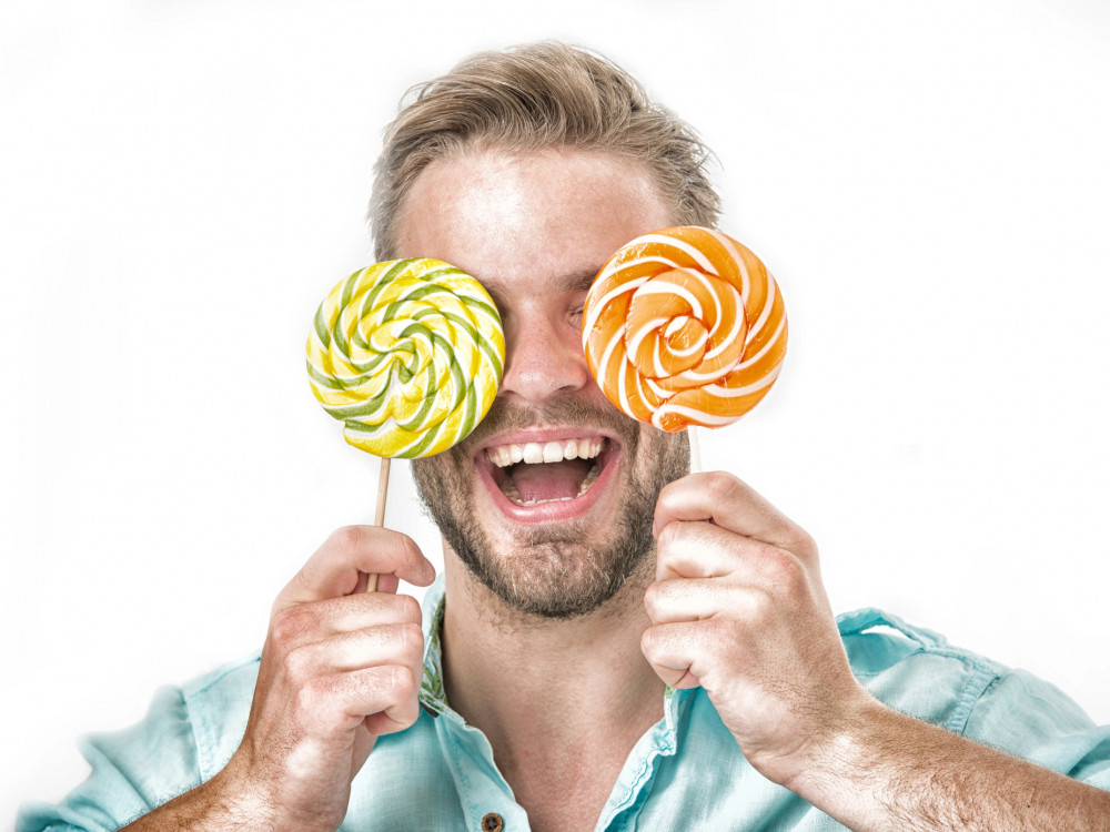 Davčni bombon za ključne kadre: Bo sprožil upor domačih ali prihod tujih?