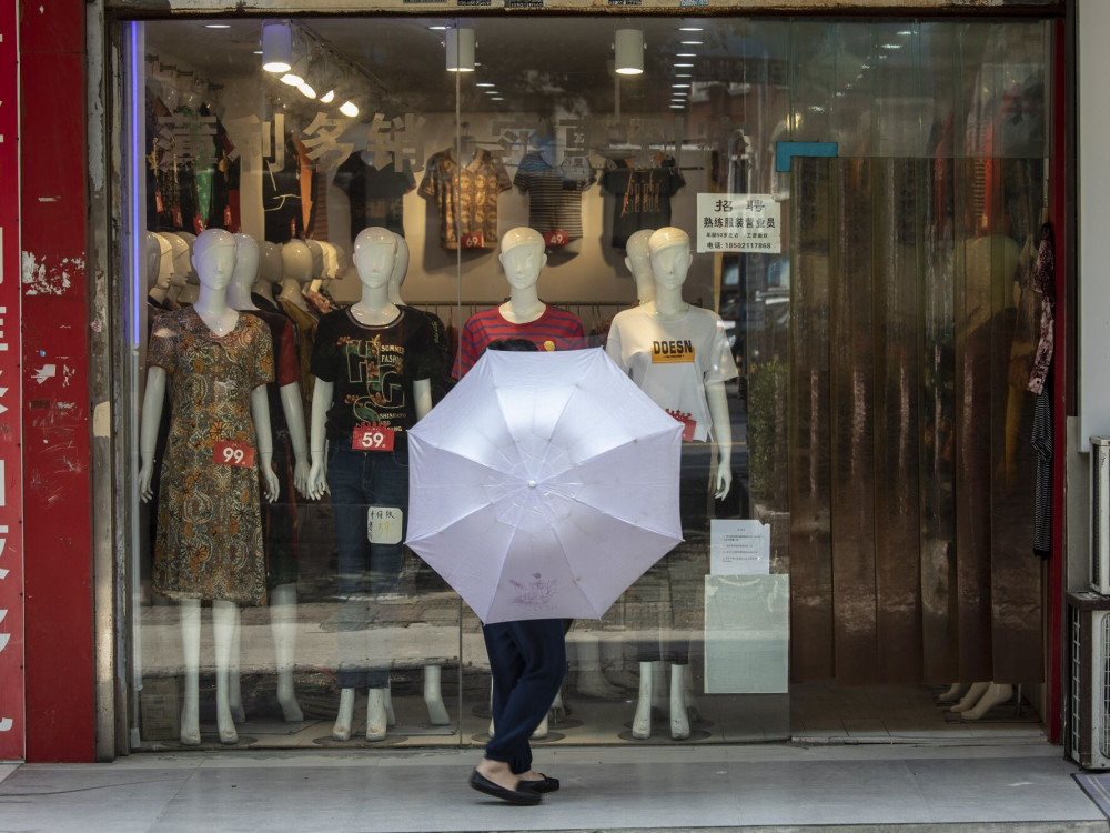 Borze v zelenem na valu optimizma iz Kitajske