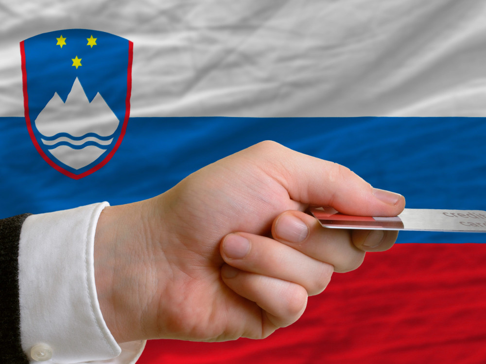 E-pismo: Slovenci se (pospešeno) zadolžujejo