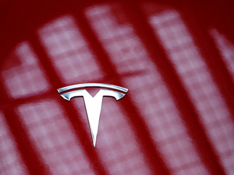 Tesla razočarala: Dobiček upadel za 45 odstotkov