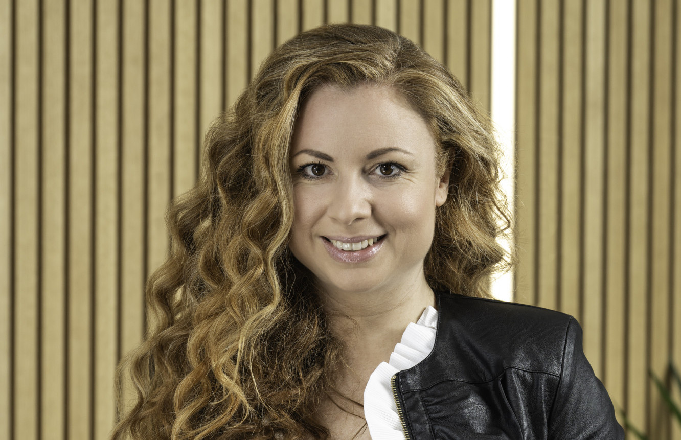 Nina Strajnar, Fliqa: Ostajamo v Sloveniji, a to nas drago stane