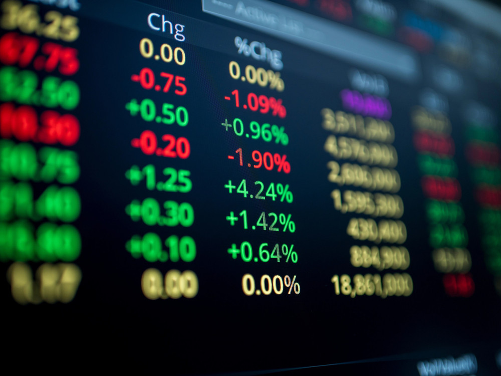 Borzni pregled: Zlato na rekordu, indeksi v zelenem