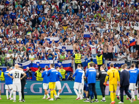 Zgodbe tedna: konec nogometnih sanj, francoska politična kriza