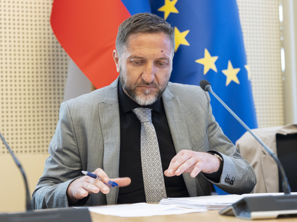 Kaj prinaša popravljen zakon o individualnih naložbenih računih