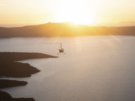 S helikopterjem na grški otok za 160 evrov