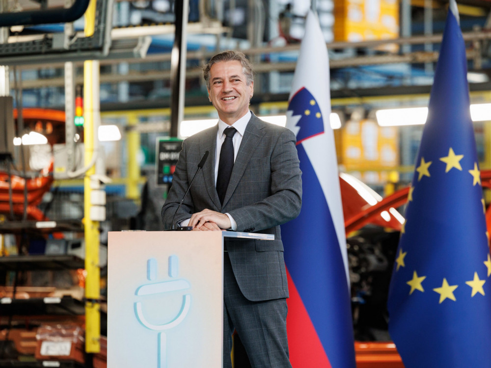 E-pismo: Kaj bo z Revozom, ko bo Bruselj izklopil elektriko?