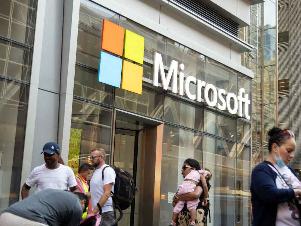 Veličastnih 7 o poslovanju; 100 dni Trumpa: Ključni dogodki tedna