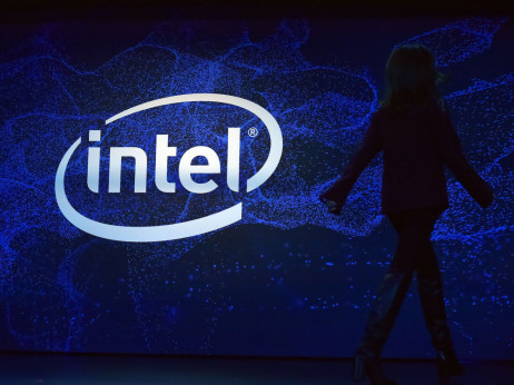 ZDA rešujejo pionirja čipov Intel