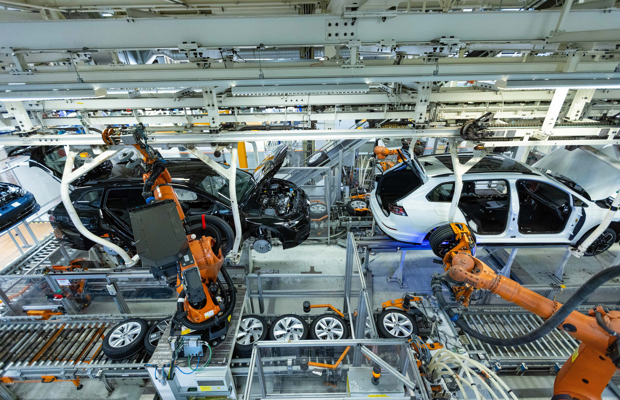 Krč evropske industrije se nadaljuje