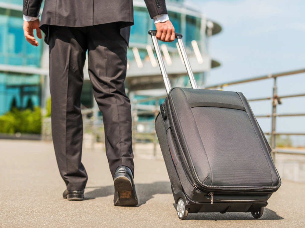 Zamude ali odpovedi leta: Kdaj lahko poslovnež uveljavlja škodo?