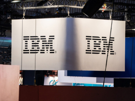 Razočaranje vlagateljev strmoglavilo delnico IBM: največji padec v šestih desetletjih