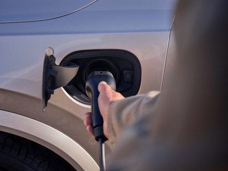 Pri polnjenju električnega avtomobila lahko izgubite skoraj četrtino elektrike
