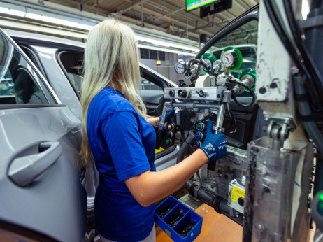 Obrambna naročila dajejo zagon nemški avtoindustriji