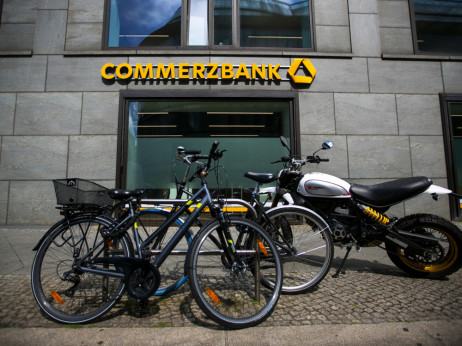 Zaradi Commerzbank napetost med Berlinom in Rimom