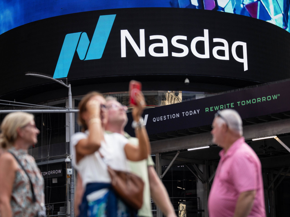 Ameriški indeks Nasdaq na rekordu. Kaj ga žene v višave?