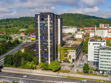 Nepričakovano visoka rast cen pisarn