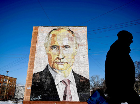 Top 5 novic za začetek dneva: Je Putinova Rusija na prelomnici?