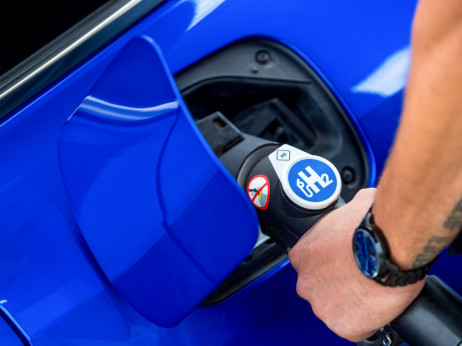 Veliki dvomi in še ambicioznejši načrti: plin, ki naj bi Evropo popeljal na vrh