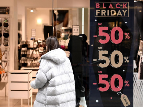 Črni petek mami kupce, pa tudi inšpektorje: prevarantskim trgovcem do 50.000 evrov kazni