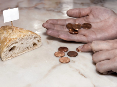 Minimalna plača: ideja, ki so jo ekonomisti kritizirali, politika pa sprejela. Kakšne so razmere v Sloveniji?