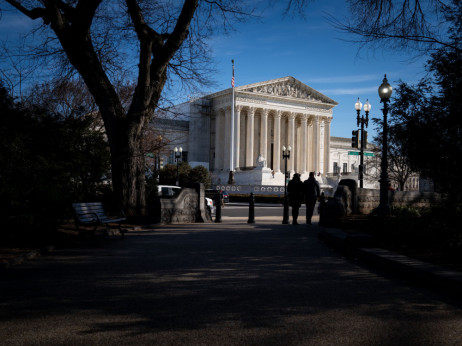 Bliža se zaslišanje vrhovnega sodišča – to je vse, kar morate vedeti o carinah in sodišču
