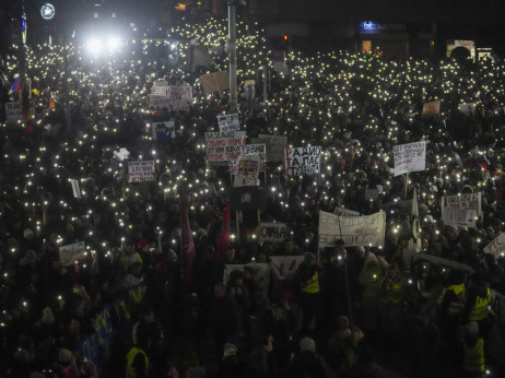 Više hiljada studenata i građana protestovalo ispred RTS