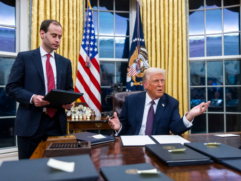 Trump z novim državnim premoženjskim skladom nad Grenlandijo in TikTok