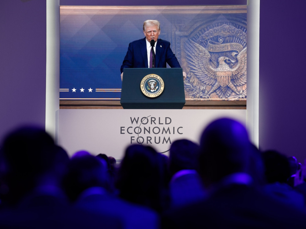 Top 5 novic za začetek dneva: Trump v Davosu, odmevna aretacija v Avstriji