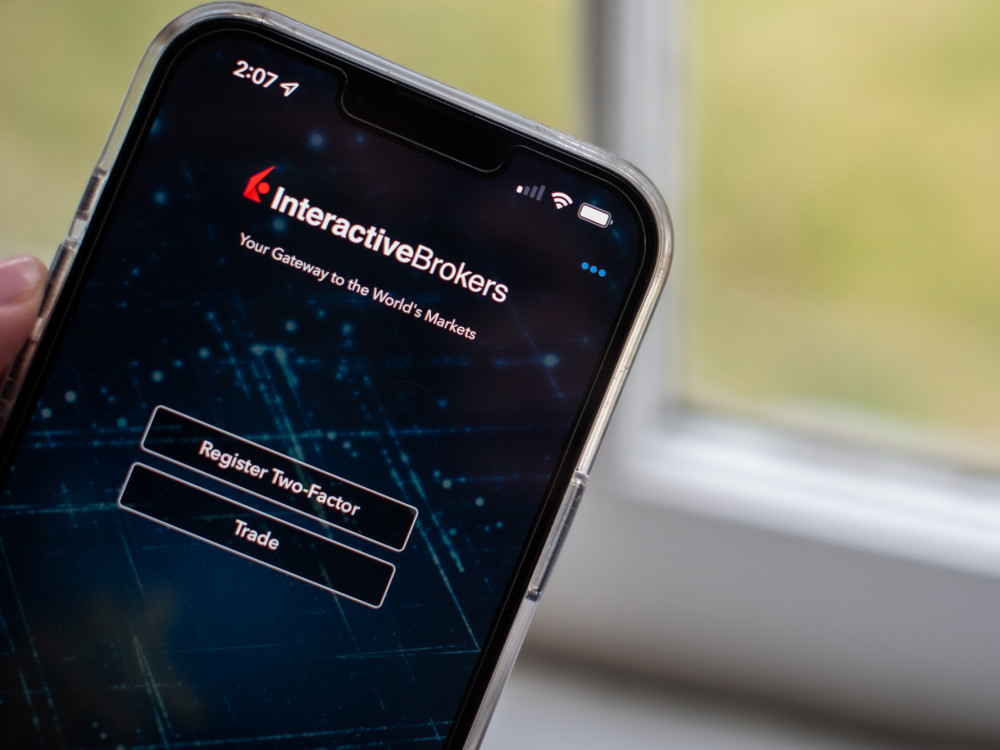 Kako so se na prihod Interactive Brokers odzvali v slovenskih družbah?