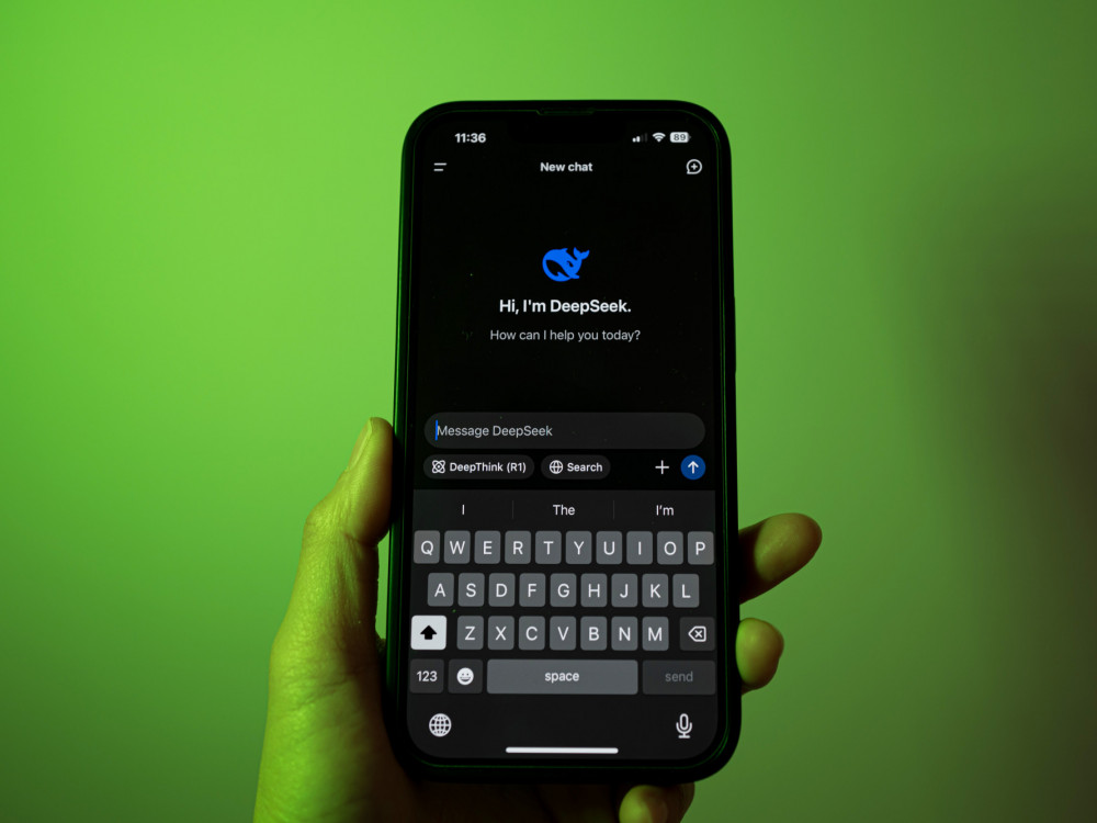 Zgodbe tedna: DeepSeek, poslovanje Krke in februarske dražbe