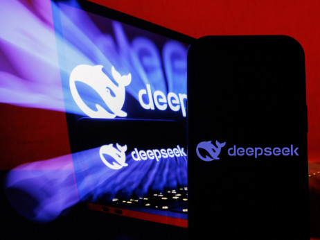 Bloombergova anketa: DeepSeek ni zasenčil sijaja delnic Veličastnih 7