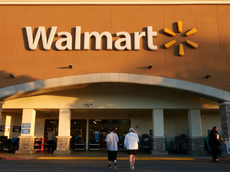 Walmart bo višal cene, Trump odgovarja: Požrite carine
