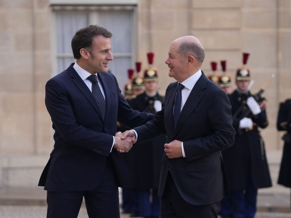 Evropa vrača udarec: Berlin in Pariz si prizadevata za agresiven odziv