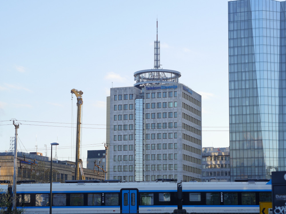 Telekom Slovenije v drugem trimesečju s padcem dobička
