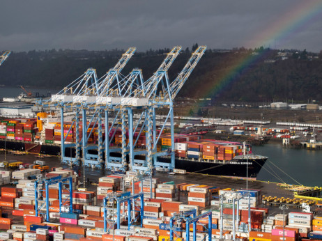 Primerjava severnojadranskih luk: Koper blesti, Trst v prostem padu, Reka caplja