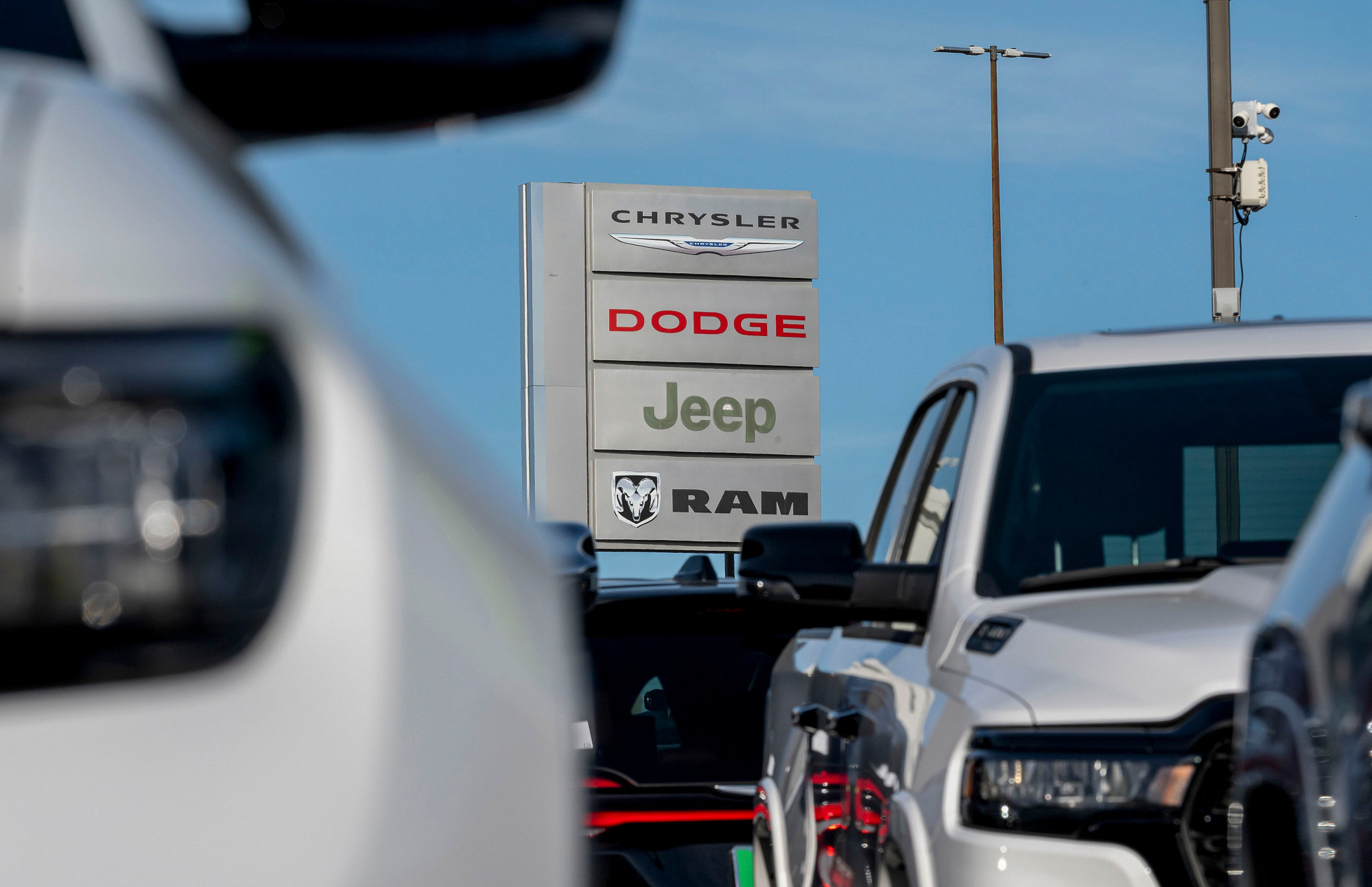 Primerjava: Koga zares Trump 'kaznuje' s carinami na avtomobile?