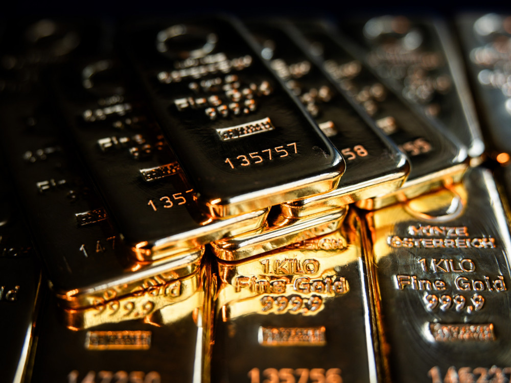 Nov rekord zlata: Pospešeno iskanje varnega zatočišča