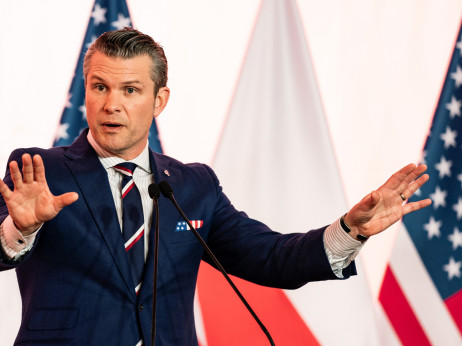 Hegseth napoveduje zmago ZDA v vojni proti Iranu in manj sankcij
